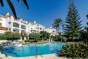 CB1- Sweet flat, shared pool in perfect location